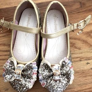 Girls Gold Sparkle Dress Shoes